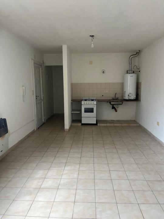 monoambiente amplio 5 entre 46 y 47